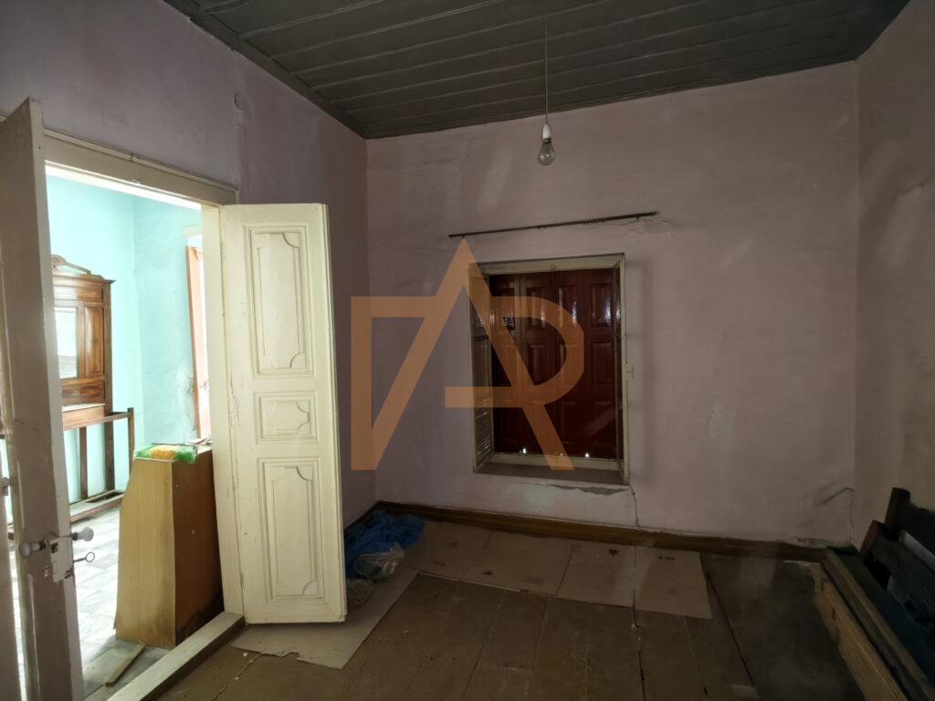 Pwleitai Oikia Dwmatio Samos